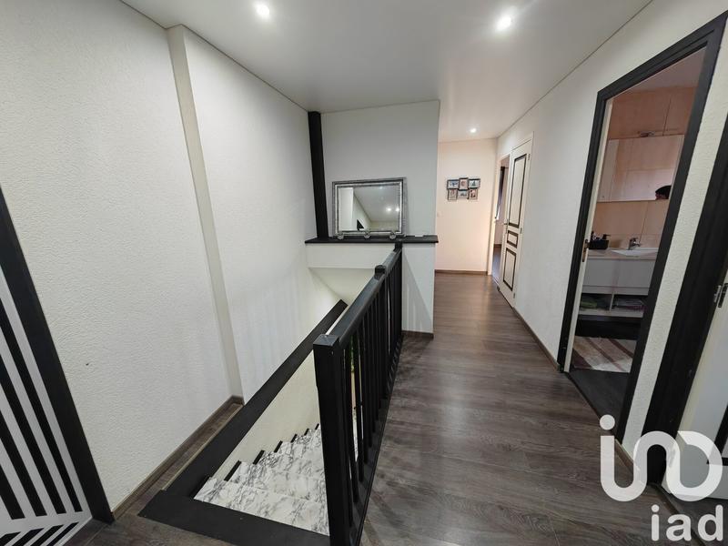 Maison - 329 m² - 10 pièces