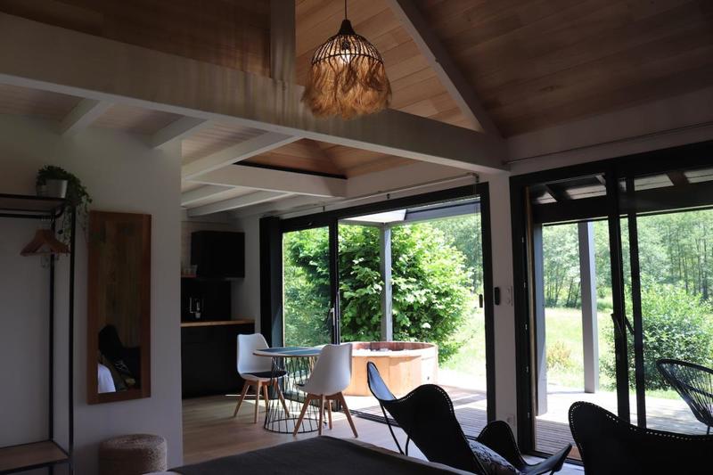 Local commercial - 748 m² - 15 pièces