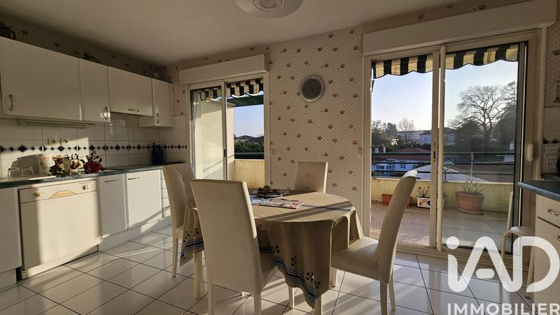 Appartement - 98 m² - 4 pièces