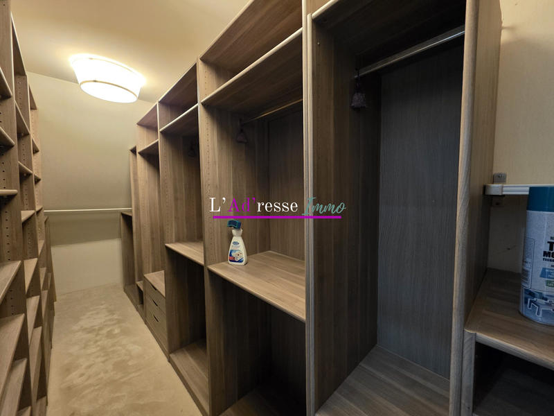 Maison - 127 m² - 8 pièces