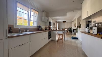 Maison - 140 m² - 6 pièces