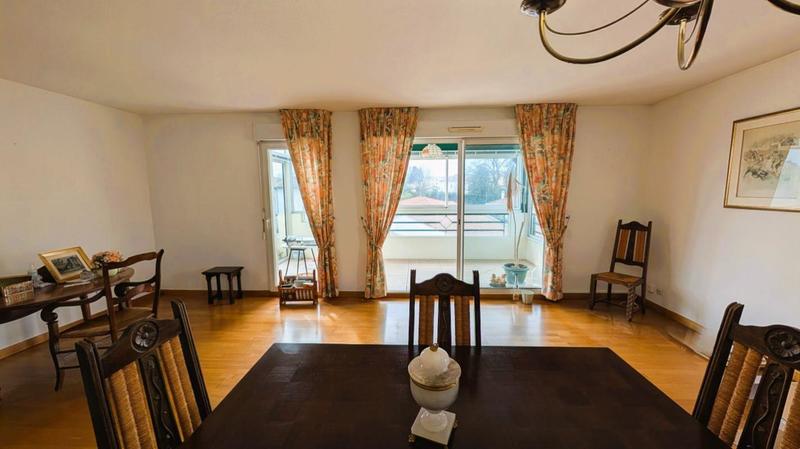 Appartement - 98 m² - 4 pièces