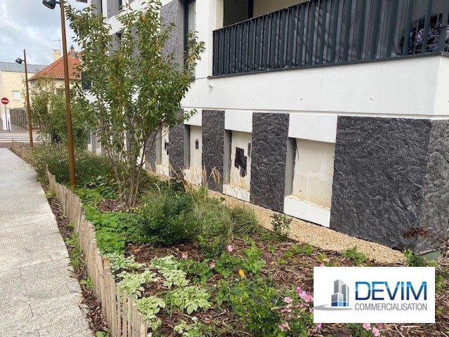 Local commercial - 147 m²