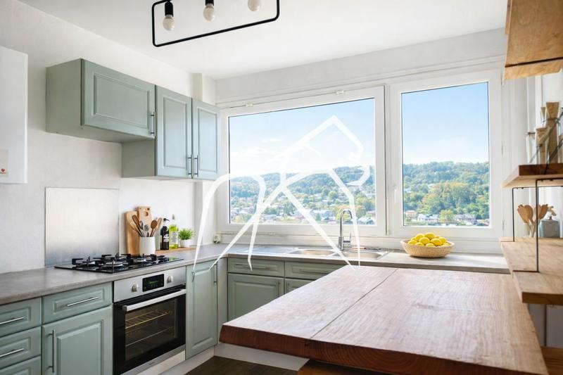 Appartement ancien - 70 m² - 3 pièces