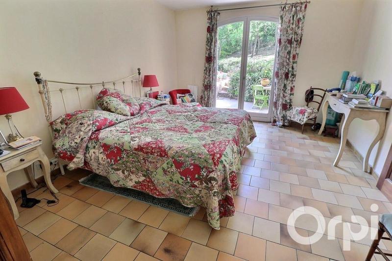 Maison - 247 m² - 7 pièces