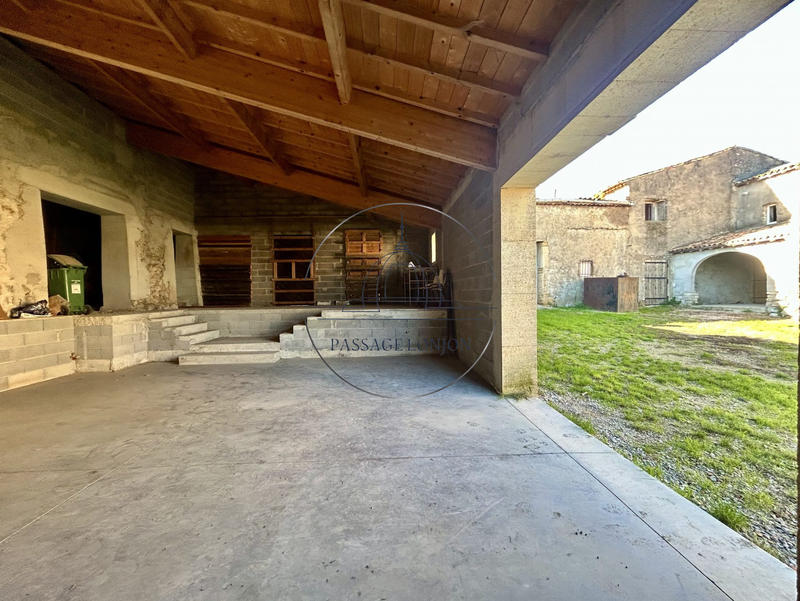 Mas - 700 m² - 10 pièces