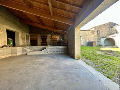 Mas - 700 m² - 10 pièces