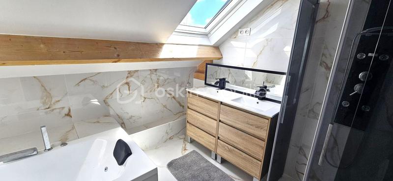 Maison - 270 m² - 11 pièces