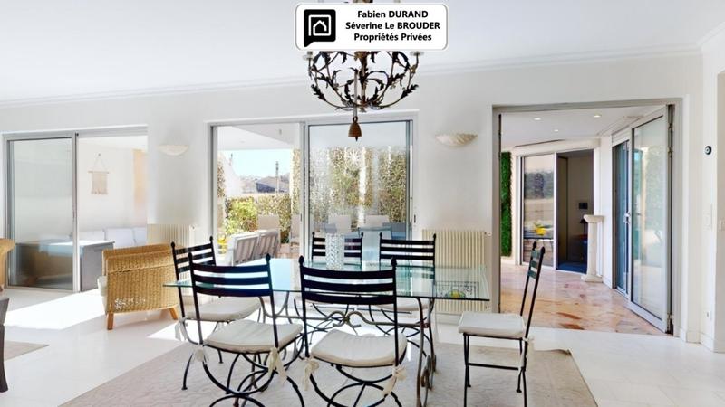 Appartement - 143 m² - 6 pièces