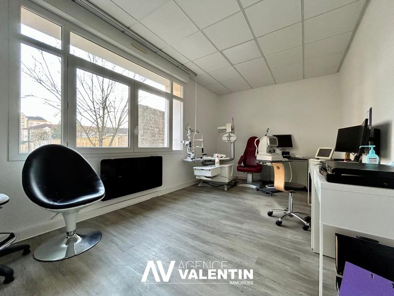 Local commercial - 398 m² - 8 pièces