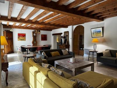 Maison - 208 m² - 7 pièces