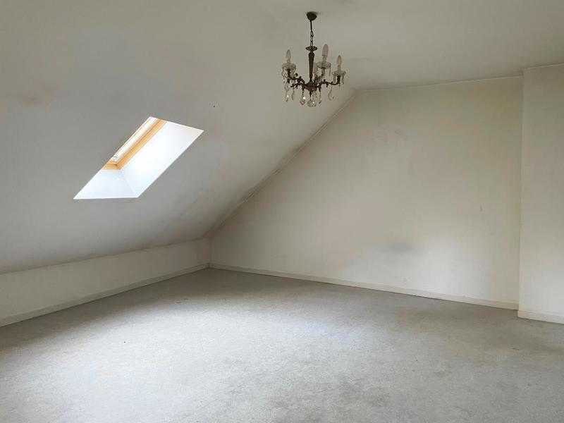 Appartement - 95 m² - 6 pièces