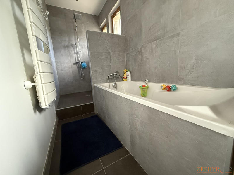 Maison contemporaine - 183 m² - 7 pièces