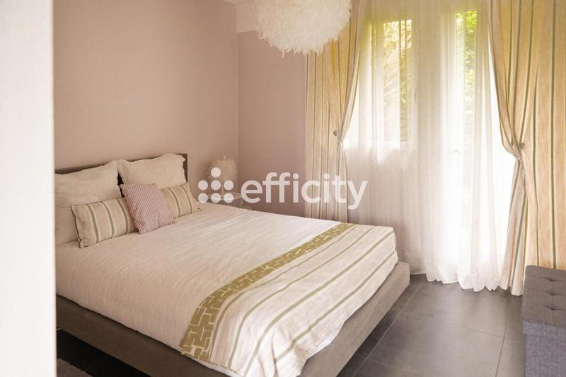 Maison de bois - 200 m² - 5 pièces