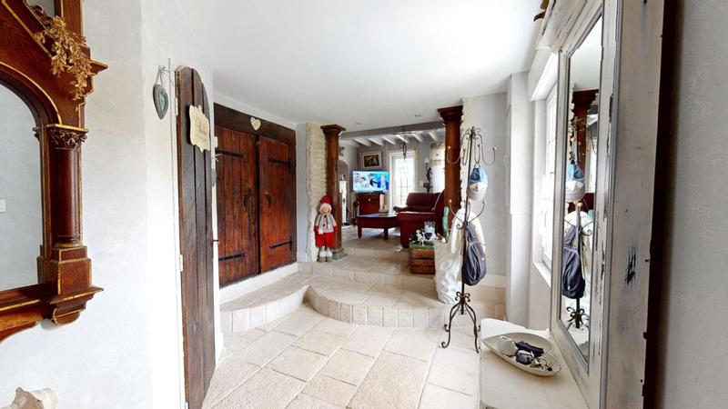 Maison - 230 m² - 8 pièces