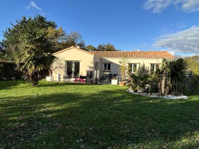 Maison - 94 m² - 4 pièces