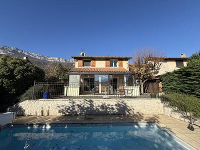 Maison - 146 m² - 5 pièces