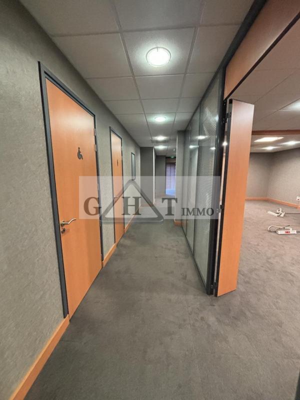 Local commercial - 284 m²