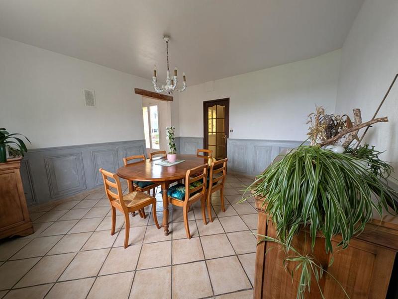 Maison - 180 m² - 7 pièces