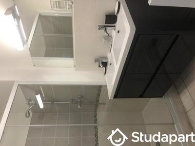 Chambre - 11 m² - 1 pièce