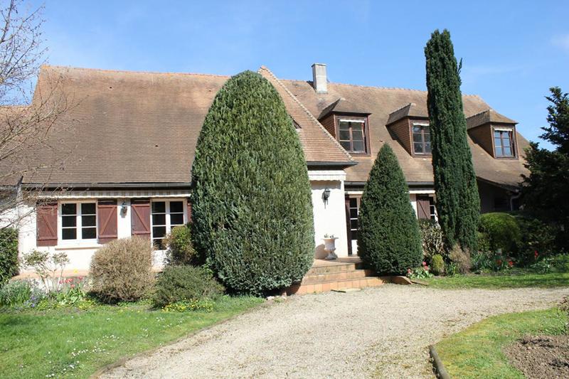 Maison - 252 m² - 8 pièces