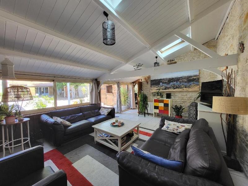 Maison - 239 m² - 9 pièces