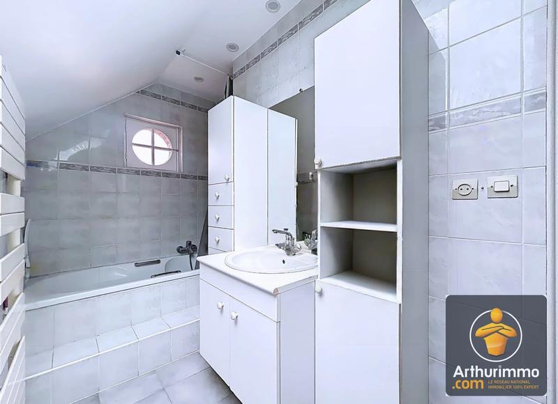 Maison - 92 m² - 5 pièces