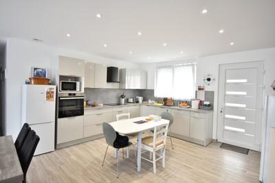 Maison - 103 m² - 5 pièces