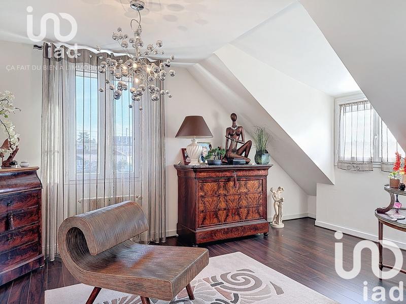 Maison - 200 m² - 8 pièces