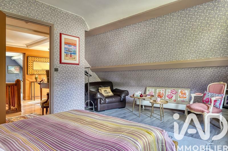 Maison - 180 m² - 6 pièces