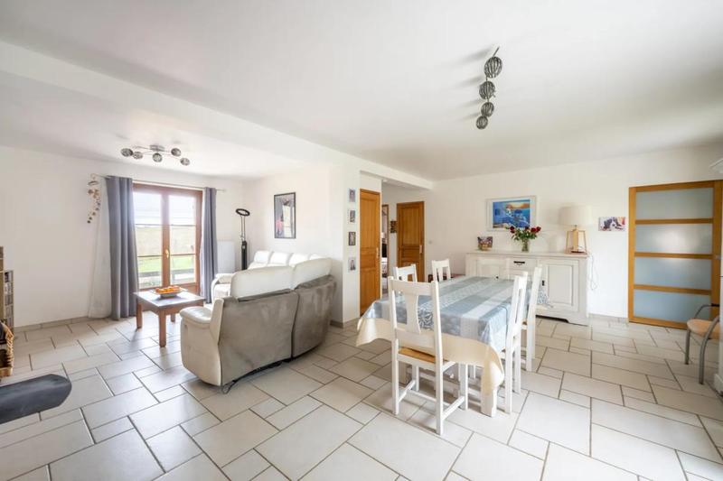 Maison - 142 m² - 9 pièces