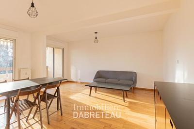 Appartement - 106 m² - 4 pièces