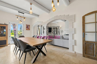 Maison - 204 m² - 7 pièces