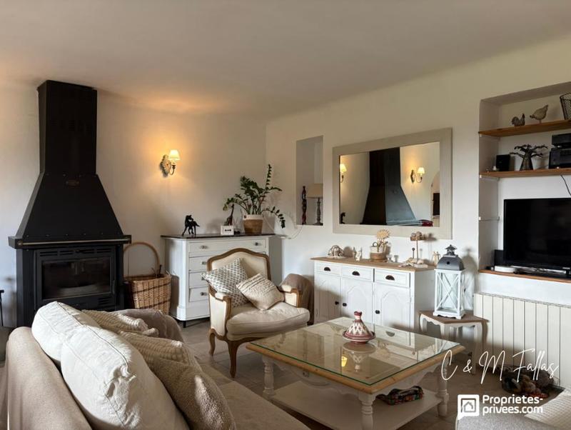 Maison - 205 m² - 9 pièces