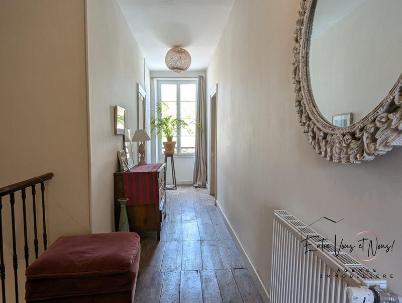 Maison - 280 m² - 8 pièces