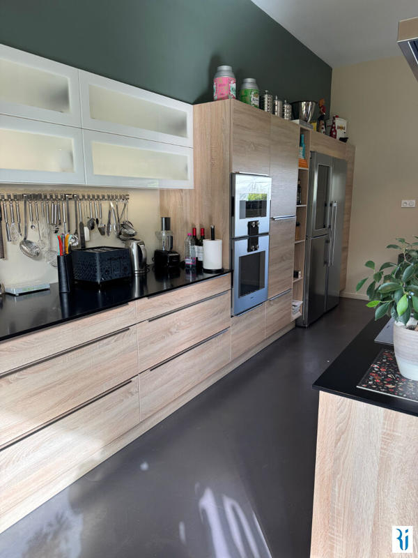 Maison - 237 m² - 4 pièces