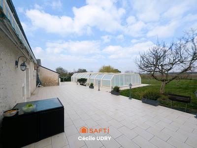 Maison - 415 m² - 12 pièces