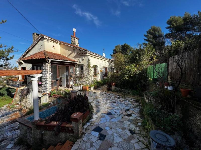 Maison - 104 m² - 5 pièces