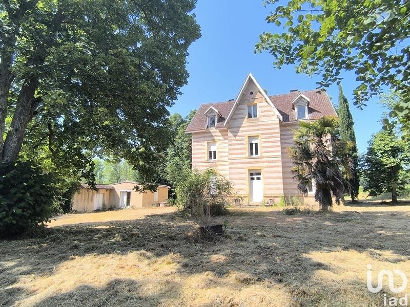 Château - 195 m² - 9 pièces