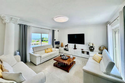 Maison - 280 m² - 8 pièces