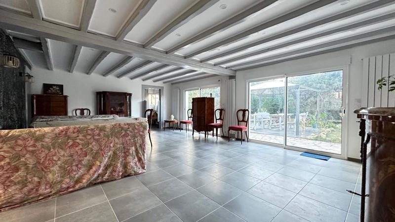 Maison - 230 m² - 9 pièces