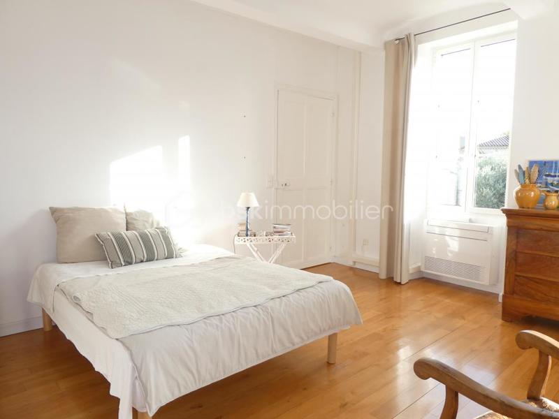 Mas - 260 m² - 10 pièces