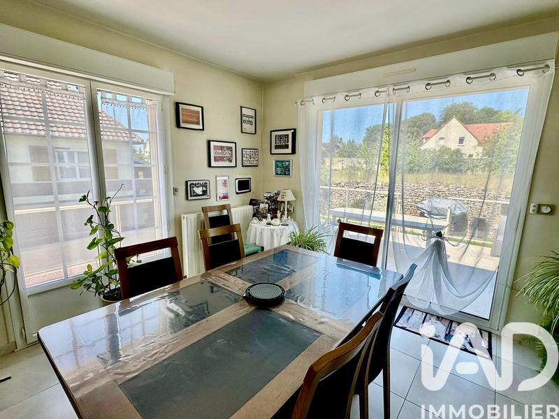 Maison - 185 m² - 8 pièces