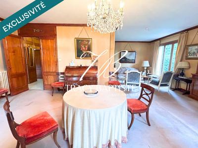 Maison - 294 m² - 8 pièces