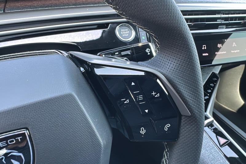 Peugeot 3008 New Hybrid 145 E-Dcs6 Gt