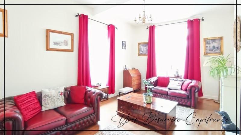 Maison - 181 m² - 6 pièces