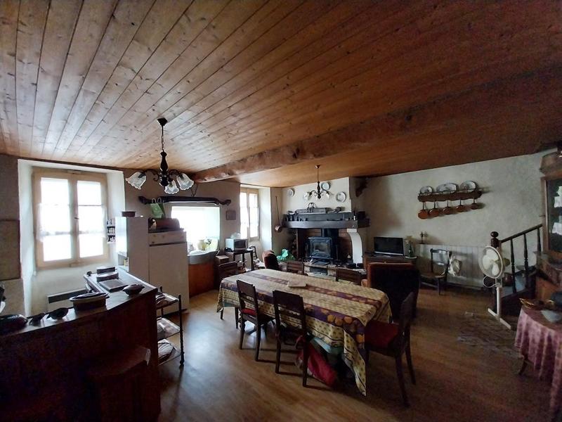 Maison - 180 m² - 7 pièces