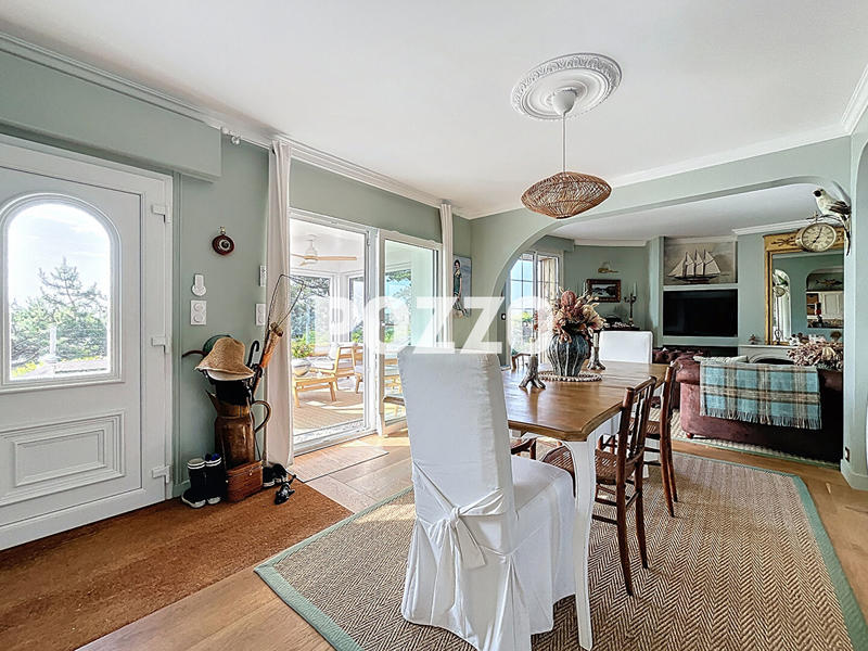 Maison - 140 m² - 6 pièces