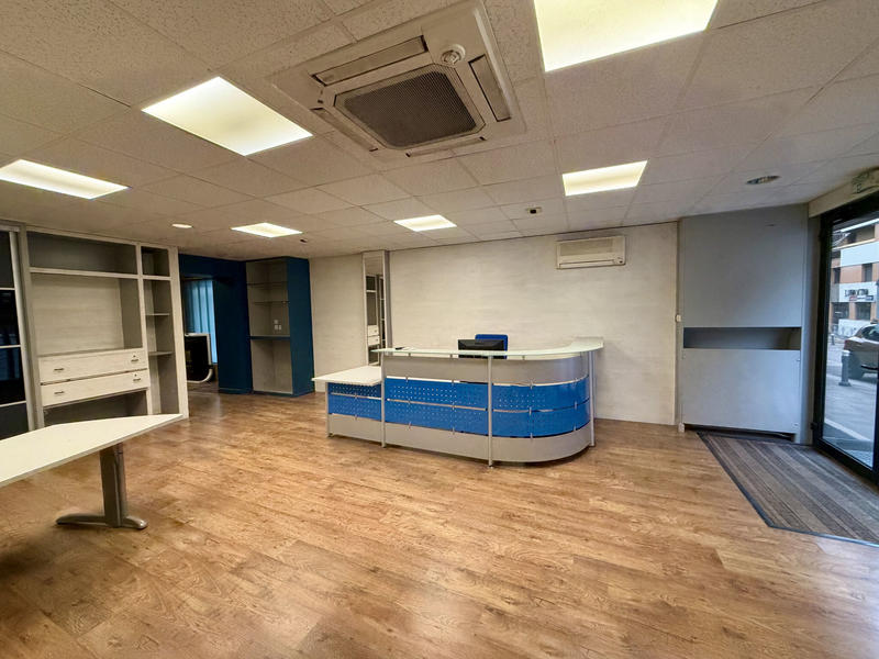 Local commercial - 111 m²