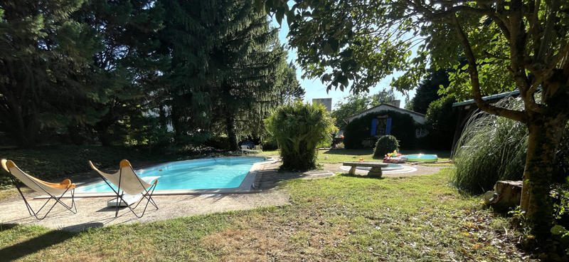 Maison - 220 m² - 6 pièces